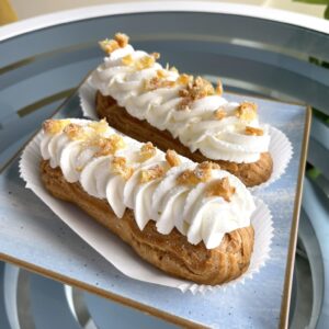 Ecler cu frișcă și cremă de vanilie